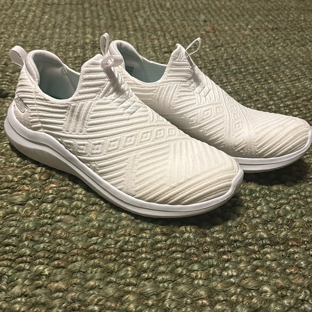 White sketchers